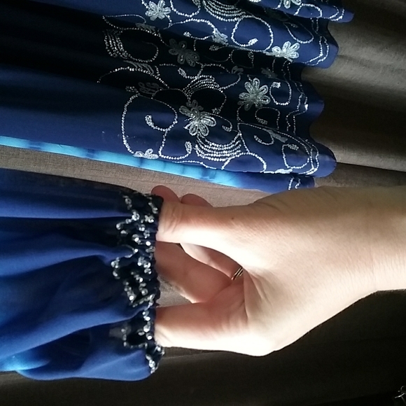 Tall custom made sari dress - Picture 5 of 7